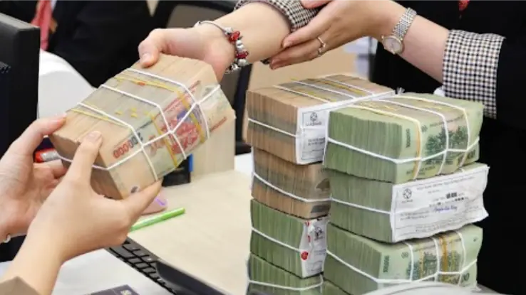 Nhiều ngân hàng dừng ưu đãi vay mua nhà với người trẻ